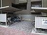 駐車場：駐輪場。北大阪急行線「千里中央」駅徒歩18分。1983年2月築。総戸数1098戸の大型分譲マンションです。