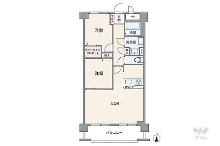 間取りは専有面積56.65平米の2LDK。横長リビングのプラン。玄関側の洋室にウォークインクロゼットがあるのもポイント。バルコニー面積は7.95平米です。