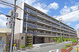 2015年築の大規模マンション!