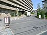 その他：ロボットゲート付きの敷地入り口