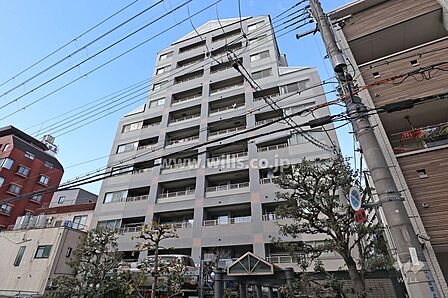 ユニアルス新大阪WESTの外観（南東側から）