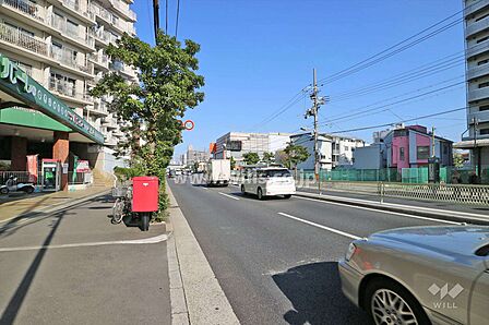 敷地南東側の前面道路(淀川通)
