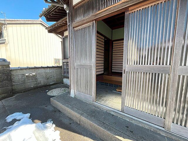 玄関 小矢部市末友