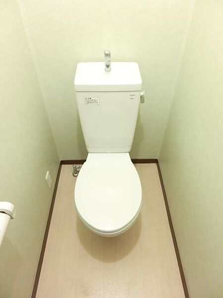 トイレ：シンプルなトイレです。