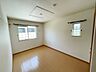 寝室：収納付きの居室です♪
