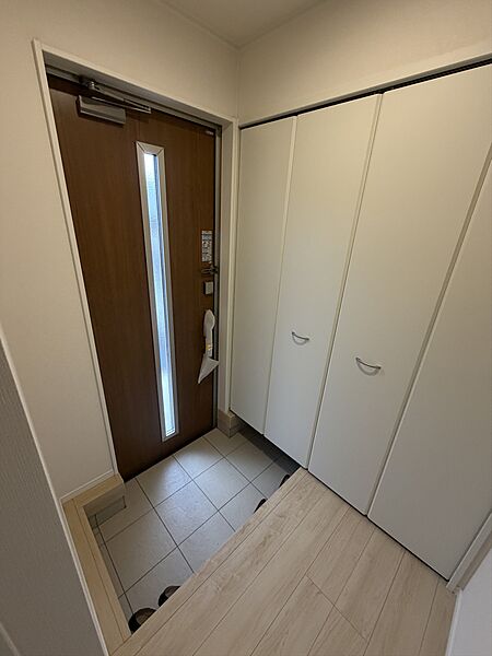 玄関を拡大表示