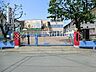 周辺：新作やはた幼稚園 徒歩圏にある幼稚園は、毎日の送り迎えがしやすく保護者も安心。友達や先生との関わりを通じて、思いやりや社会性が育まれていきます。 1200m