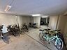 設備：雨や日差しから自転車を守れる屋内の駐輪場です！