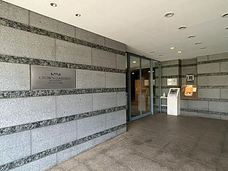 《オートロック》防犯面でも安心のオートロック完備