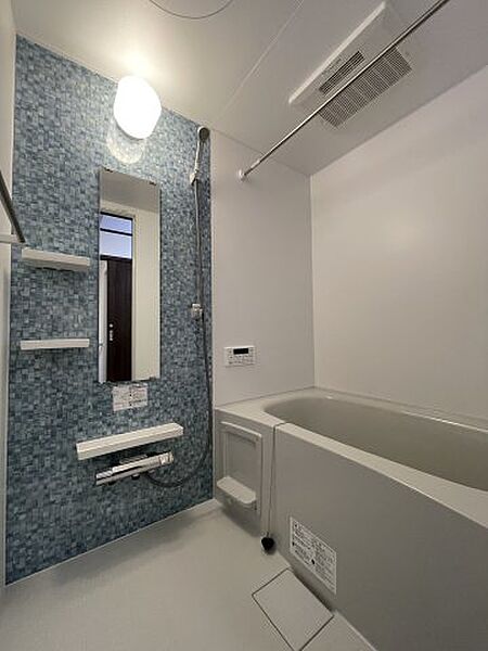 画像16:追焚機能付き・浴室乾燥機付きのバスルームです