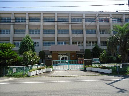桑名市立光風中学校（350m）