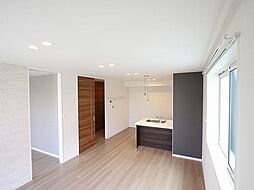 華泉 102号室 1階3LDKの室内