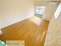 ラ・ルミエ−ル 2階ワンルームのリビング/ダイニング