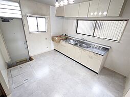 サイドタウン貸家 6DKのリビング/ダイニング