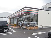 セブンイレブン（842m）