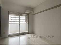 JR東海道・山陽本線 南草津駅 徒歩13分の賃貸マンション 1階1Kのリビング/ダイニング