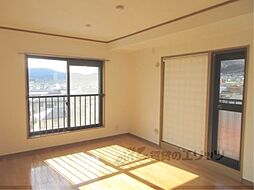 グローバル唐崎 4階3LDKのリビング/ダイニング