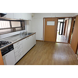 奥邸貸家 1階5DKのリビング/ダイニング