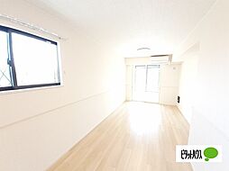 ラズリ 1階1LDKのリビング/ダイニング