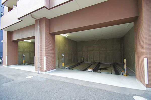 画像28:機械式駐車場、空車状況要確認。