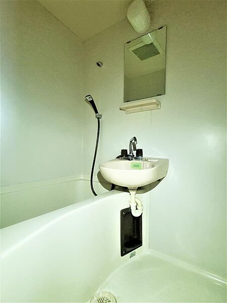 画像14:洗面台付きのお風呂