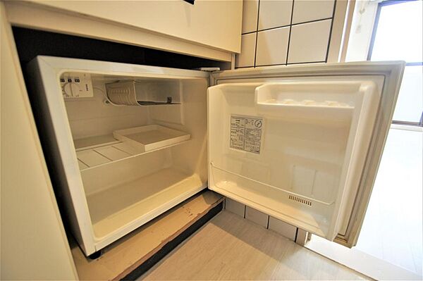 画像11:ミニ冷蔵庫も備え付けです。