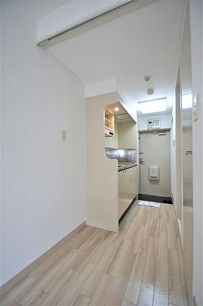 画像11:キッチン横には冷蔵庫を設置するスペースがあります。