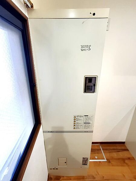 画像23:電気温水器