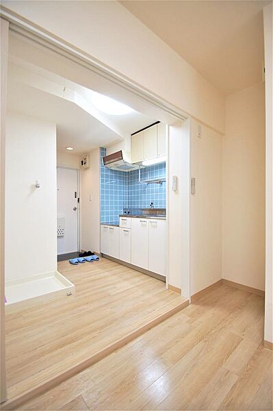 画像10:キッチンは３帖。冷蔵庫を設置するスペースもあります。