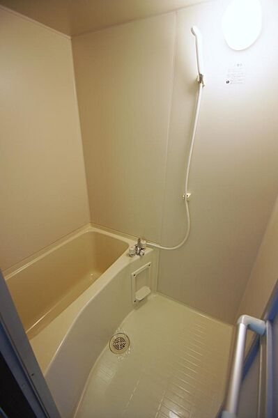 画像12:浴室はキレイに清掃されています。