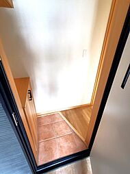 玄関から見たお部屋