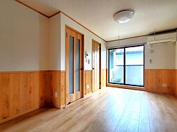 LDK8.2帖、照明器具は備え付けです。