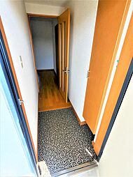 玄関から見たお部屋