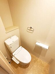 トイレは温水洗浄機能付きです。