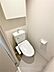 トイレ：トイレは温水洗浄機能付きです。
