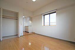 ヴィラ森林公園 6階ワンルームのリビング/ダイニング