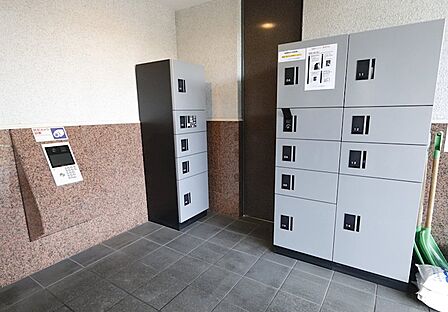 便利な共用宅配ボックスです
