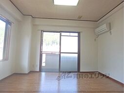 京都市営烏丸線 国際会館駅 バス10分 洛北グリーンハイツ前下車 徒歩2分の賃貸マンション 4階1Kのリビング/ダイニング