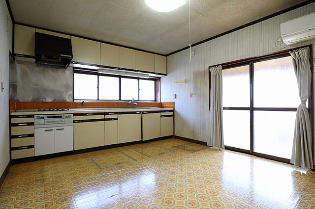 リビング/ダイニング 富山市永久町14-22