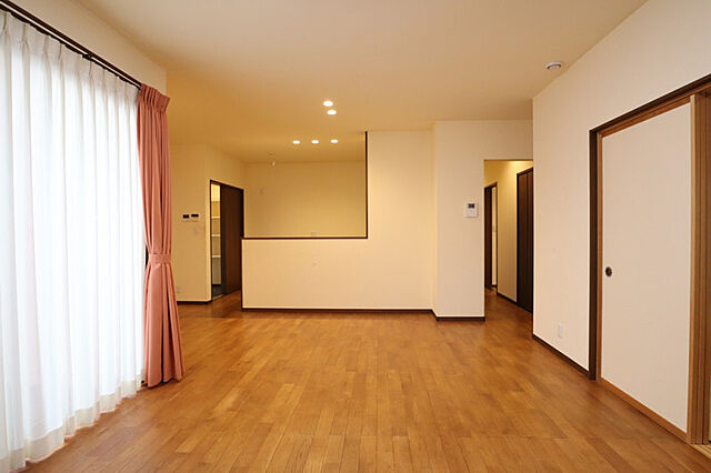 リビング/ダイニング 富山市布市505