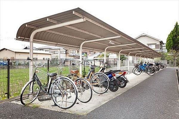 画像13:駐輪場、バイク置き場