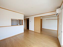 リバーコングラッツ 201 2階2LDKのリビング/ダイニング