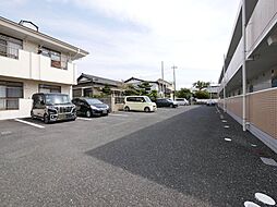 11 / 16