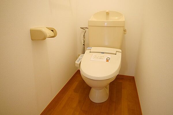 画像11:トイレ（※写真は別室のものです。ウォシュレット無し。現況優先。）
