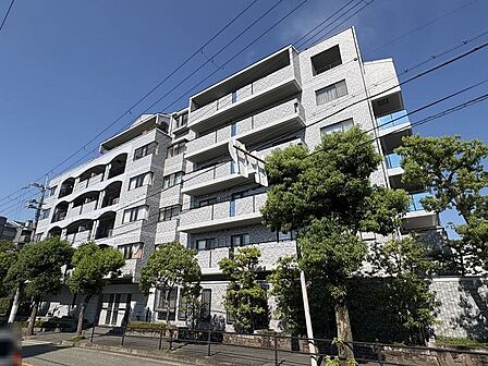 【外観写真】空家マンションにつき即日内覧可能です。ご都合に合わせて室内をゆっくりご見学いただけるため、実際の陽当たりや眺望、間取りの使い勝手などを現地でご確認いただけます。