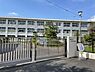 周辺：小清水小学校　徒歩約28分（約2212ｍ）周辺は市街地ながら、田畑の広がる長閑な環境です。