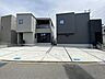 駐車場：コンクリート仕上げの駐車場です。
