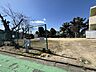 周辺：南鹿持ＮＯ．1ちびっ子広場まで　83m　徒歩約2分　●小規模ですが遊具のある公園で児童館も併設。児童館では乳幼児向けのイベントも開催しています。