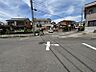 外観：前面道路の交通量も少なめなので車の出し入れもゆっくりできます♪