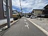 外観：スーパー、コンビニなど徒歩10分圏内に揃う日常のお買い物も便利です◎